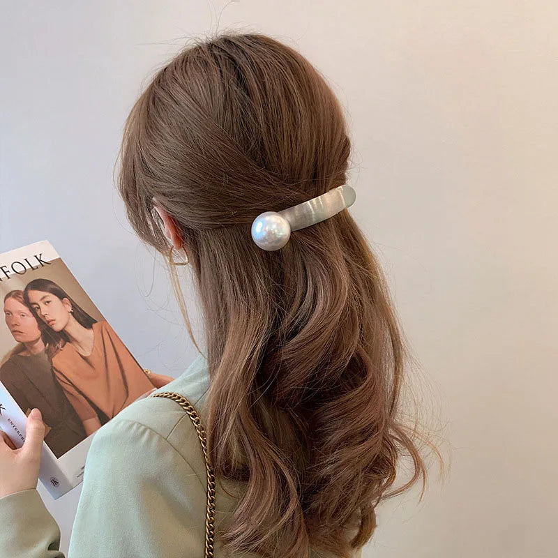 Luna Pearl Hair Clip