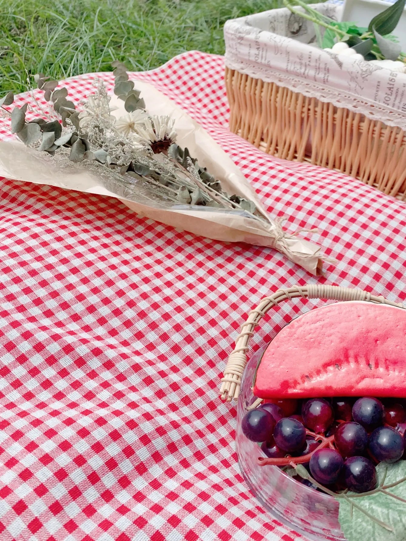 Cozy Checkered Cotton Picnic Blanket for Outdoor & Home
