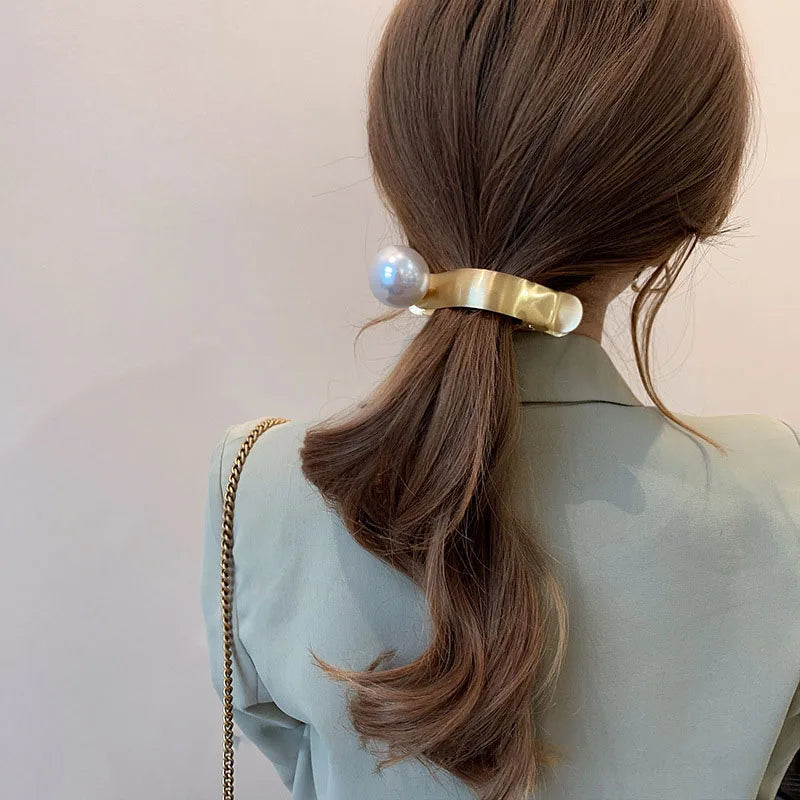 Luna Pearl Hair Clip