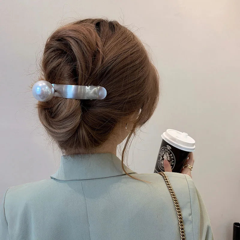 Luna Pearl Hair Clip
