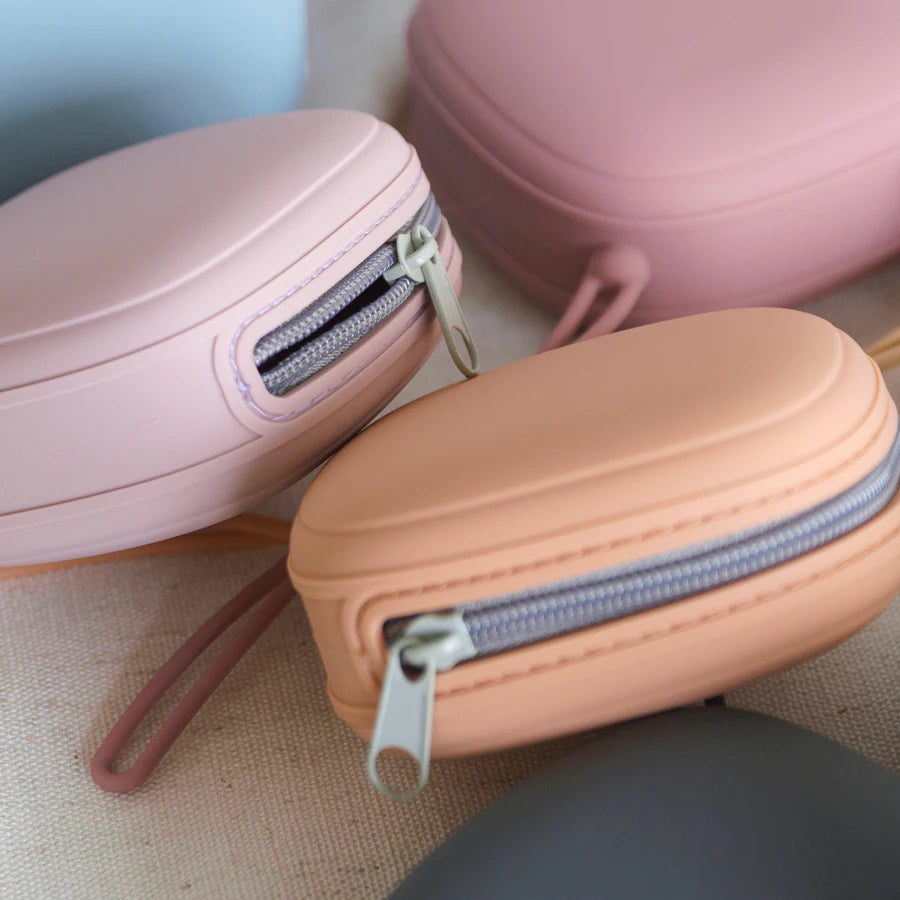 Silicone Baby Pacifier Holder Case – Portable Hygienic Storage Bag