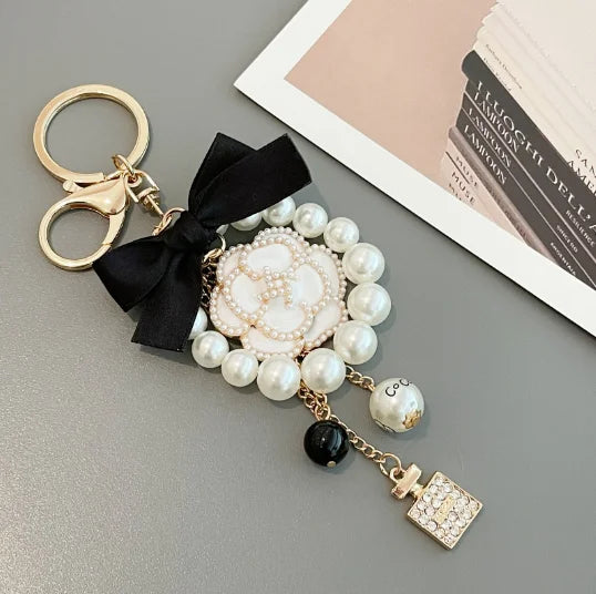Luxury Camellia Keychain – Alloy & Fabric Flower Jewelry for Women