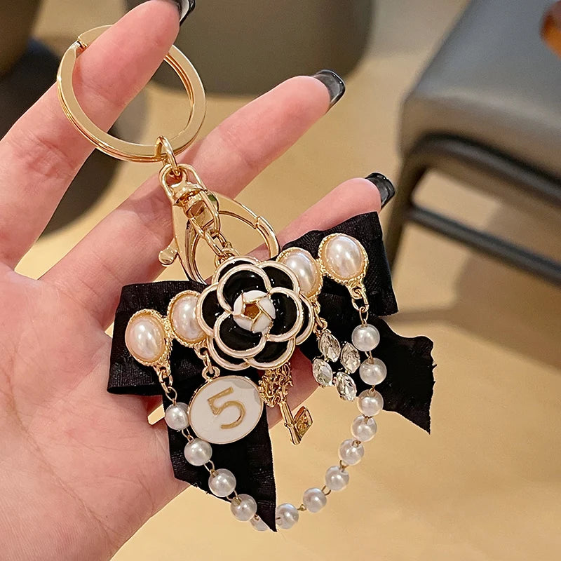 Luxury Camellia Keychain – Alloy & Fabric Flower Jewelry for Women