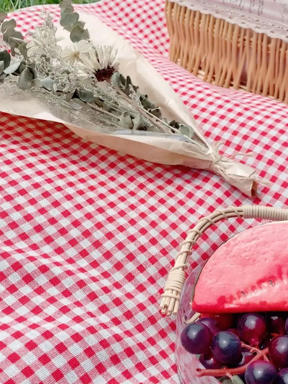 Cozy Checkered Cotton Picnic Blanket for Outdoor & Home